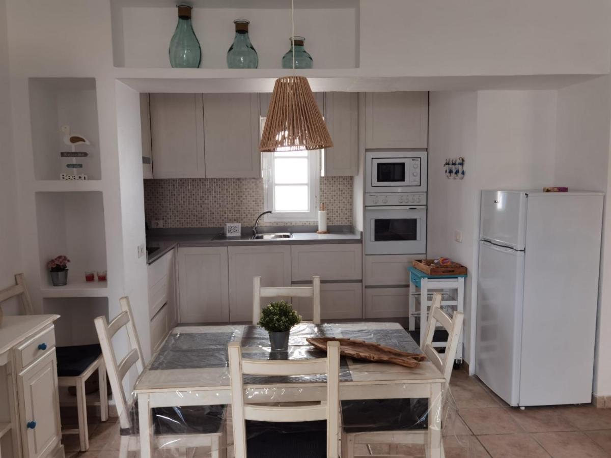 Apartamentos Burgao Caleta de Sebo Exteriör bild