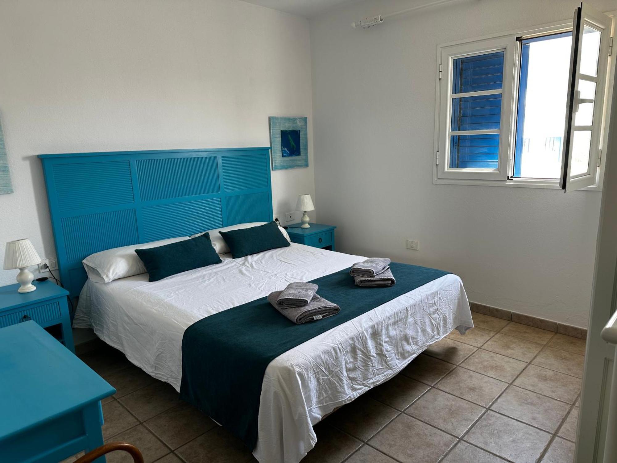 Apartamentos Burgao Caleta de Sebo Exteriör bild